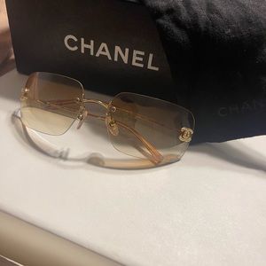 AUTHENTIC Chanel Rimless Vintage shades